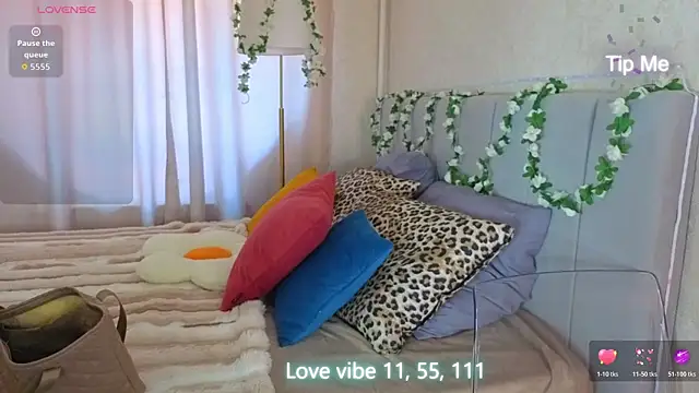 Snapshot of Anna_Chelsea chatting on April 29, 2026, 1:10 am Anna Chelsea online show from April 29, 2026, 1:10 am