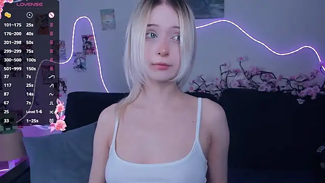 Snapshot of Megan--chan chatting on April 2, 2026, 5:08 pm Megan--chan online show from April 2, 2026, 5:08 pm