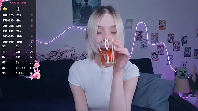 Snapshot of Megan--chan chatting on March 22, 2026, 5:03 pm Megan--chan online show from March 22, 2026, 5:03 pm