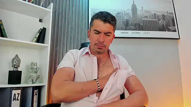 JuanKFit 45 online show from July 11, 2026, 4:24 am