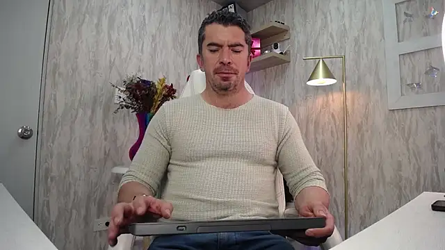 Snapshot of JuanKFit_45 chatting on February 25, 2026, 3:40 am JuanKFit 45 online show from February 25, 2026, 3:40 am