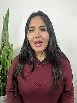 meli  brown online show from May 25, 2026, 2:55 am