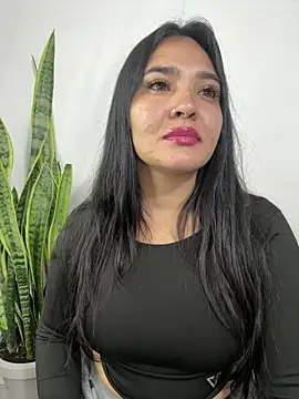 meli  brown online show from May 18, 2026, 1:28 am