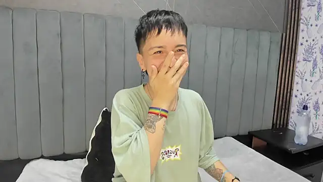  Hannah Hot online show from December 14, 2025, 1:34 am