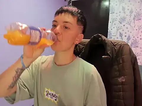  Hannah Hot online show from November 2, 2025, 2:49 am