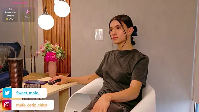 Snapshot of Sweet_Mafe chatting on February 4, 2026, 5:08 pm Sweet Mafe online show from February 4, 2026, 5:08 pm