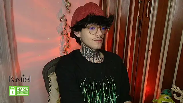 Mihail leroy online show from October 9, 2025, 1:39 am