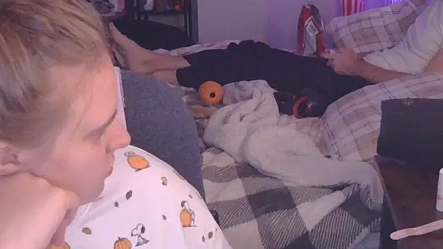 Sexyblonde12344 online show from October 15, 2025, 2:32 am