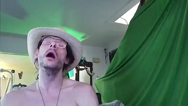 MasterDaddyCool online show from October 19, 2025, 12:52 pm