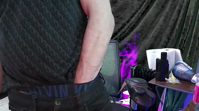 MasterDaddyCool online show from October 14, 2025, 12:55 am