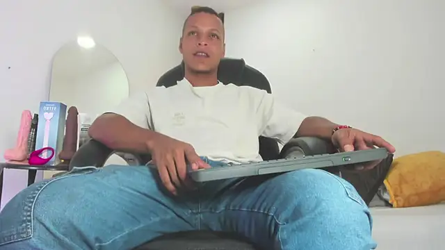 Ricky Owens1 online show from September 24, 2025, 2:01 pm