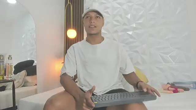 Ricky Owens1 online show from October 8, 2025, 1:56 pm