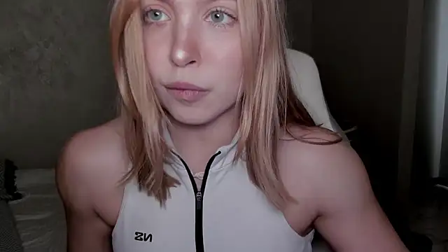 Snapshot of VanillaLivitski chatting on September 19, 2025, 11:03 am VanillaLivitski online show from September 19, 2025, 11:03 am