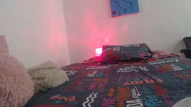 Snapshot of Victoria_new chatting on October 19, 2025, 9:39 pm Victoria new online show from October 19, 2025, 9:39 pm