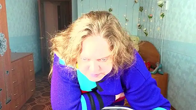 Audrey Aura online show from October 18, 2025, 5:20 am