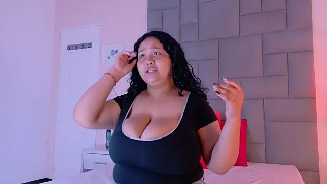 KITY HILL online show from September 25, 2025, 4:07 am