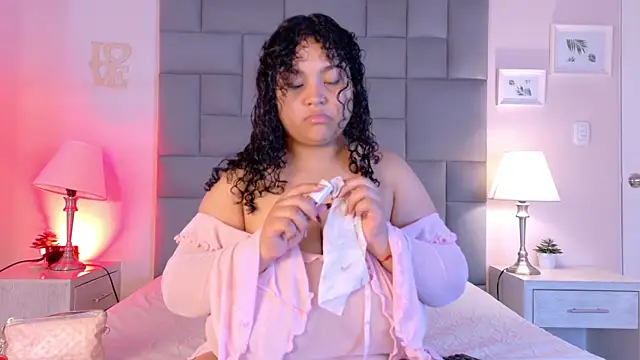 KITY HILL online show from September 19, 2025, 3:43 am