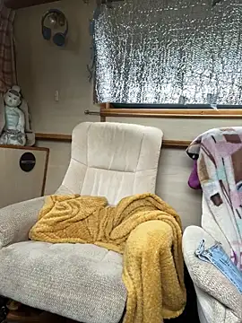 ladyboatlady online show from March 31, 2026, 7:10 am