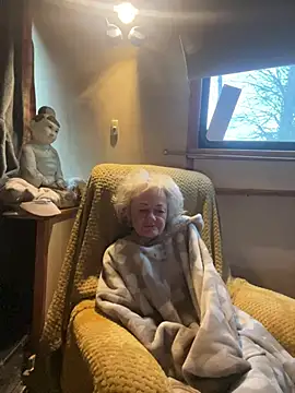 ladyboatlady online show from February 16, 2026, 7:29 am