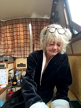 Snapshot of ladyboatlady chatting on October 5, 2025, 6:48 am ladyboatlady online show from October 5, 2025, 6:48 am