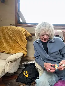 ladyboatlady online show from March 15, 2026, 1:40 pm