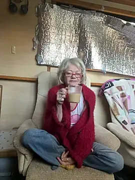 ladyboatlady online show from April 7, 2026, 6:59 am