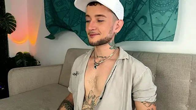 Neythancooper online show from November 15, 2025, 5:06 pm