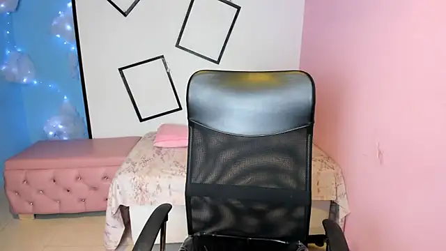 paula miler1 online show from October 10, 2025, 2:18 pm