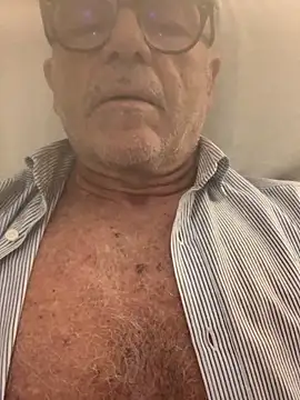 Snapshot of MARCO_NI chatting on November 25, 2025, 10:43 pm MARCO NI online show from November 25, 2025, 10:43 pm