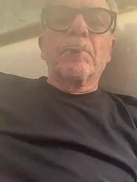 Snapshot of MARCO_NI chatting on February 15, 2026, 10:30 pm MARCO NI online show from February 15, 2026, 10:30 pm