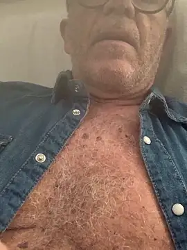 Snapshot of MARCO_NI chatting on December 22, 2025, 9:37 pm MARCO NI online show from December 22, 2025, 9:37 pm