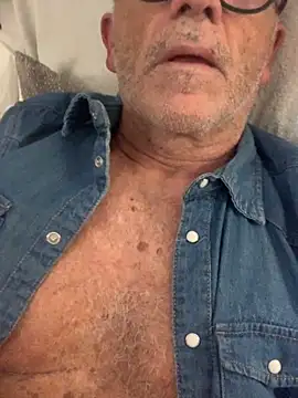 Snapshot of MARCO_NI chatting on November 6, 2025, 10:03 pm MARCO NI online show from November 6, 2025, 10:03 pm