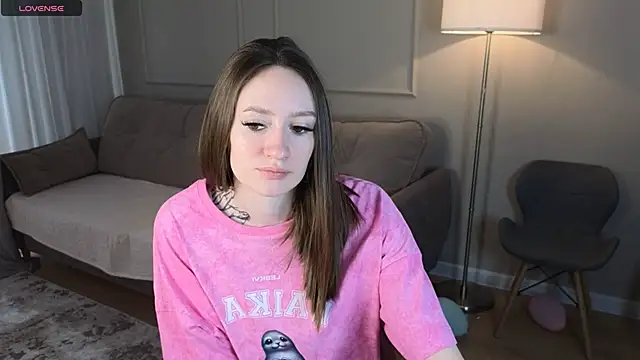 cutienaughtygirl online show from April 4, 2026, 3:02 am