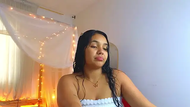 Snapshot of loreaniss chatting on September 28, 2025, 8:27 pm loreaniss online show from September 28, 2025, 8:27 pm