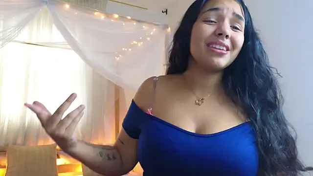 Snapshot of loreaniss chatting on September 17, 2025, 8:00 pm loreaniss online show from September 17, 2025, 8:00 pm