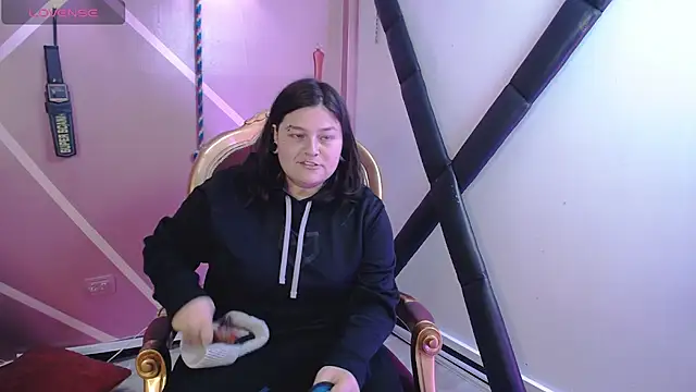 Milaanddalia online show from September 9, 2025, 8:18 pm