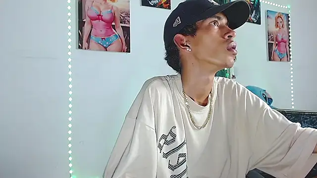 Snapshot of briamhoconor_xh chatting on November 11, 2025, 9:42 pm briamhoconor xh online show from November 11, 2025, 9:42 pm