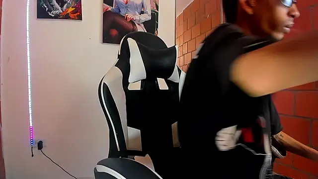 briamhoconor xh online show from March 16, 2026, 8:00 pm