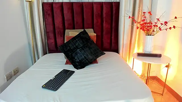 Snapshot of IremLee_ chatting on September 19, 2025, 12:25 am IremLee  online show from September 19, 2025, 12:25 am