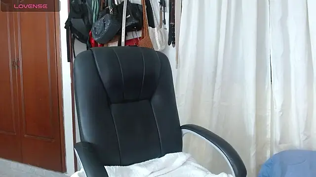 Snapshot of BriggiteSkyAngels chatting on September 14, 2025, 9:31 am BriggiteSkyAngels online show from September 14, 2025, 9:31 am