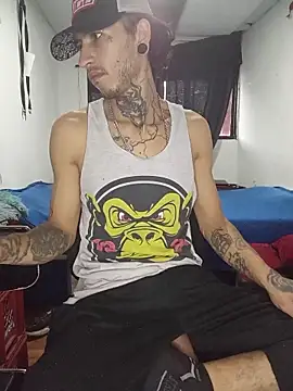 Snapshot of Tattoboy19cm chatting on June 3, 2026, 8:24 pm Tattoboy19cm online show from June 3, 2026, 8:24 pm