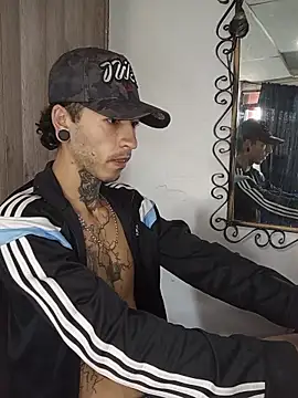 Tattoboy19cm online show from May 28, 2026, 8:04 pm