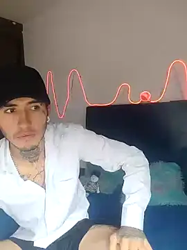 Tattoboy19cm online show from September 30, 2025, 3:07 pm