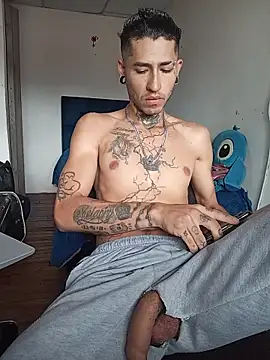 Tattoboy19cm online show from April 15, 2026, 5:28 pm