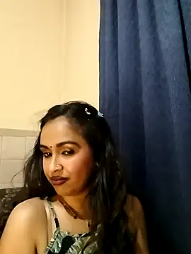 cute indianxo online show from April 28, 2026, 8:13 pm