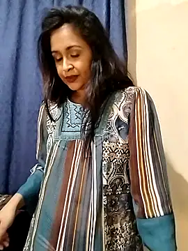 cute indianxo online show from January 15, 2026, 4:43 pm