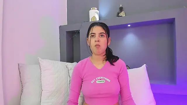 Snapshot of MaiaaCandy chatting on October 10, 2025, 8:20 pm MaiaaCandy online show from October 10, 2025, 8:20 pm