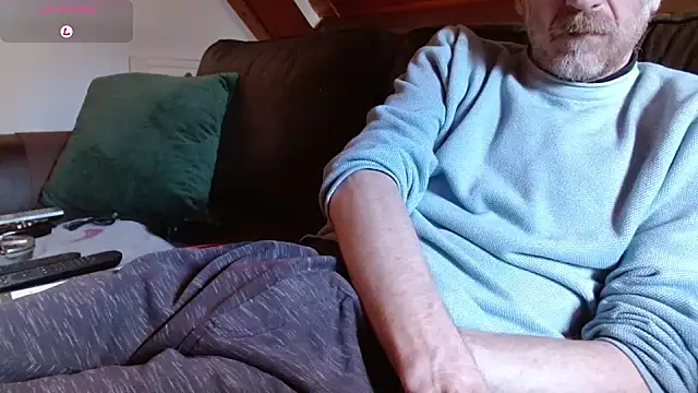 Snapshot of Vrenico-SC chatting on April 19, 2026, 9:21 am Vrenico-SC online show from April 19, 2026, 9:21 am