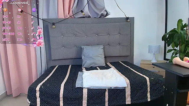 Snapshot of saray_reese chatting on September 10, 2025, 3:33 pm saray reese online show from September 10, 2025, 3:33 pm