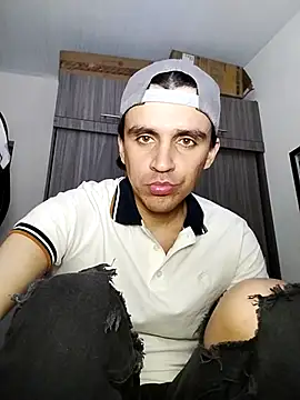 Snapshot of danylano chatting on October 1, 2025, 10:24 pm danylano online show from October 1, 2025, 10:24 pm